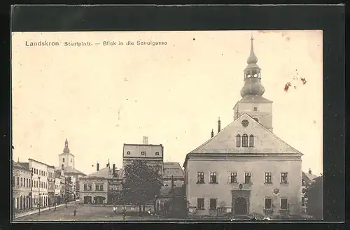 AK Landskron, Stadtplatz, Blick in die Strasse Schulgasse