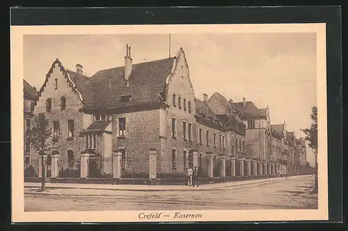 AK Crefeld, Strassenpartie an Kasernen