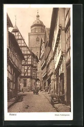AK Alsfeld, Strasse Obere Fuldergasse mit Geschäft und Kirche