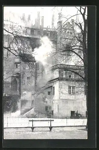 AK Stuttgart, Brand des Alten Schlosses 1931