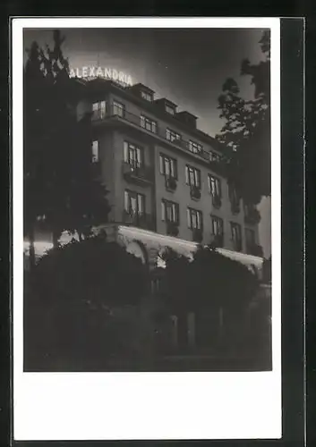 AK Lázne Luhacovice, Hotel Alexandria bei Nacht