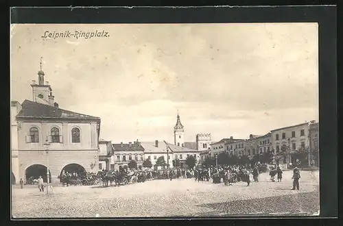 AK Leipnik, Passanten auf dem Ringplatz