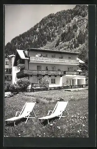 AK Bad Hofgastein, Haus Schafflinger, Liegestühle auf der Wiese