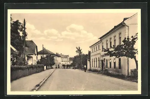 AK Velky Ujezd, auf der Strasse vor den Wohnhäusern