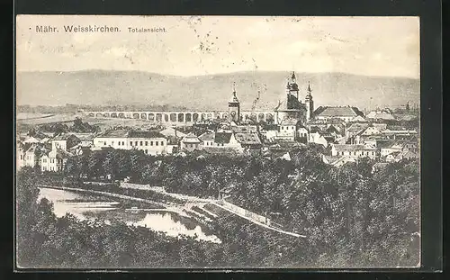 AK Mährisch Weisskirchen, Totalansicht mit der Brücke und der Kirche