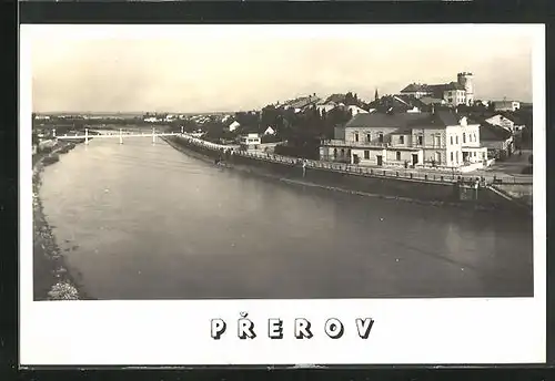 AK Prerov, Blick über den Flusslauf auf die Brücke und die Stadt