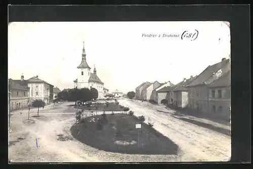 AK Drahotus, Blick auf den Hauptplatz mit der Kirche und den Häuserfronten