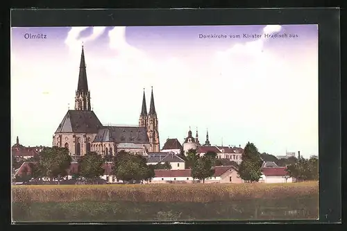 AK Olmütz, Dreifaltigkeitssäule Domkirche vom Kloster Hradisch aus gesehen