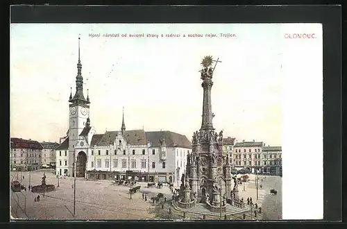 AK Olomouc, Horni namesti od severni strany s radnici a sochou nejsv. Trojice, Strassenbahn an der Dreifaltigkeitssäule