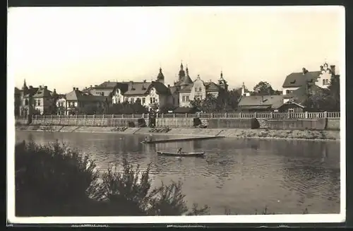 AK Hranice, Partie am Ufer, Blick auf die Stadtvillen