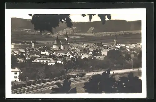 AK Hranice, Blick vom Waldrand hinab auf die Stadt