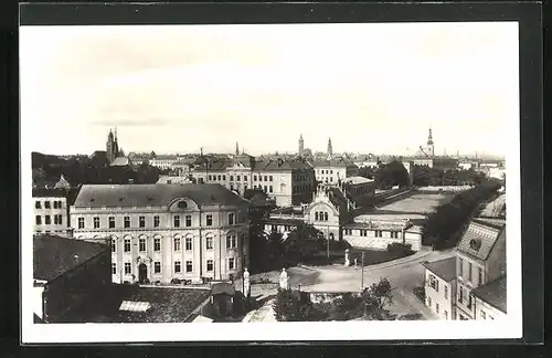 AK Opava / Troppau, Schloss ring mit dem Eislaufplatz