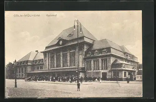 AK Köln-Mülheim, Bahnhof mit Passagieren