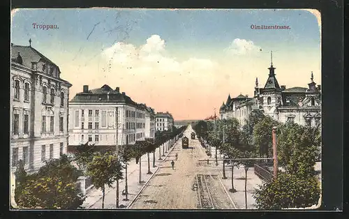 AK Troppau /Opava, Olmützerstrasse mit Strassenbahnen