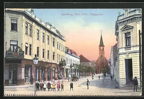 AK Oderberg, Kinder auf der Koppgasse, Blick zur Kirche