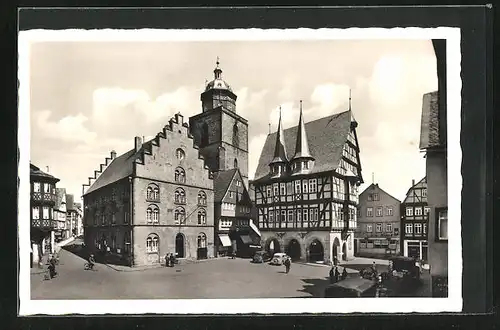 AK Alsfeld /Hessen, Marktplatz mit Rathaus im Sonnenschein
