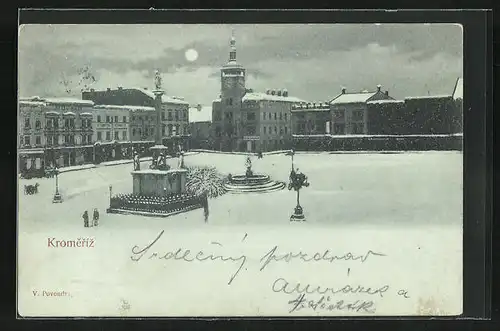 AK Kromeriz, Platz mit Denkmal und Brunnen im Winter