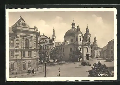 AK Kromeriz, Strassenpartie mit Gebäudeansicht