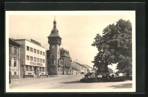AK Napajedla, Kirche und Geschäfte am Marktplatz