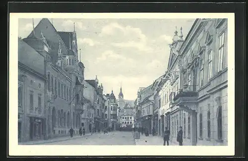 AK Mähr.-Schönberg, Schillerstrasse mit Passanten
