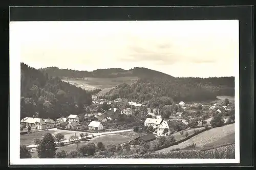 AK Oskava u Horni Libiny, Panorama mit Gebirge