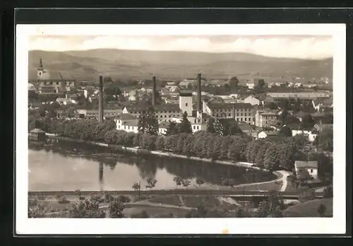 AK Zábreh na Morave, Ortspartie mit Fabrik und Kirche