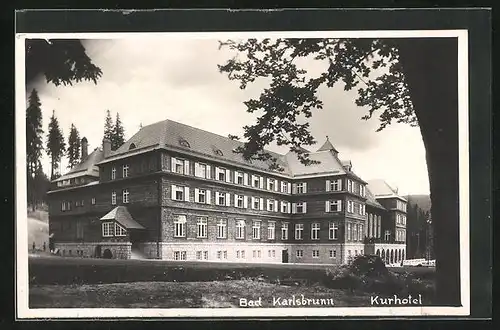 AK Bad Karlsbrunn, Kurhotel im Ort