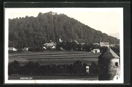 AK Hochwald /Hukvaldy, Teilansicht des Ortes mit Schloss Ruine