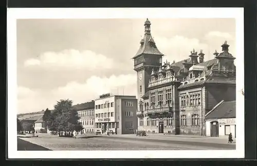 AK Napajedla, Mestska Sporitelna, Strassenpartie mit Rathaus