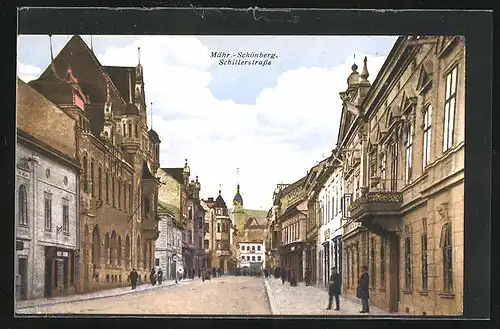 AK Mähr.-Schönberg, Schillerstrasse mit Passanten