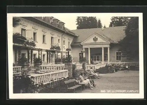 AK Gr. Ullersdorf, Kurplatz mit Kurgästen