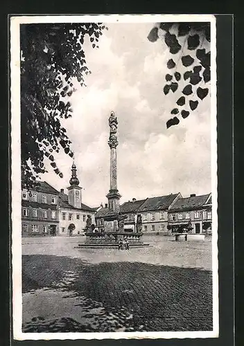 AK Hohenstadt-March, Marktplatz mit Denkmal