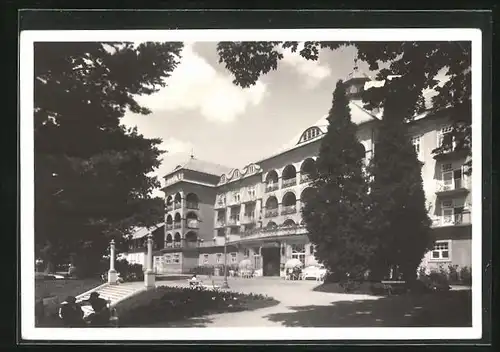 AK Bad Gräfenberg, Priessnitz-Sanatorium im Sonnenschein