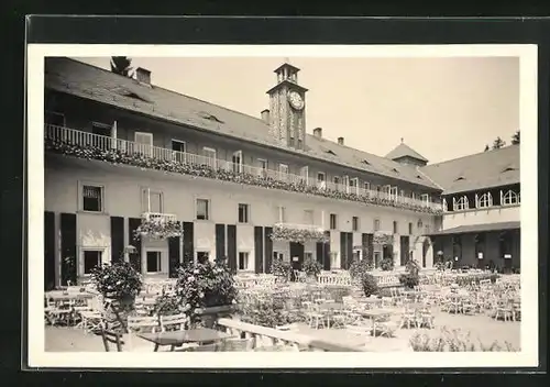 AK Gr. Ullersdorf, Kurplatz im Kurhotel