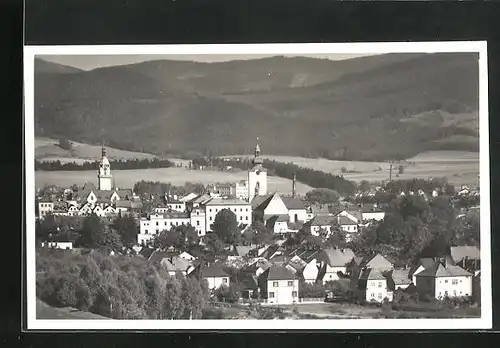 AK Sumperk, Ortsansicht mit Hügellandschaft