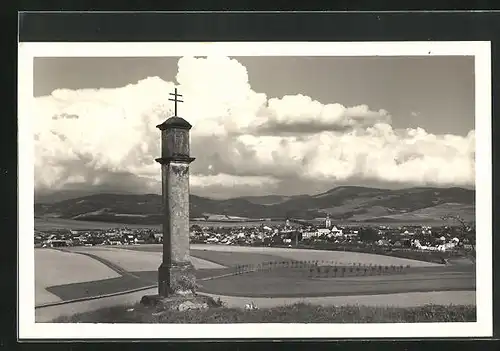 AK Mähr.-Schönberg, Gesamtansicht mit Denkmal