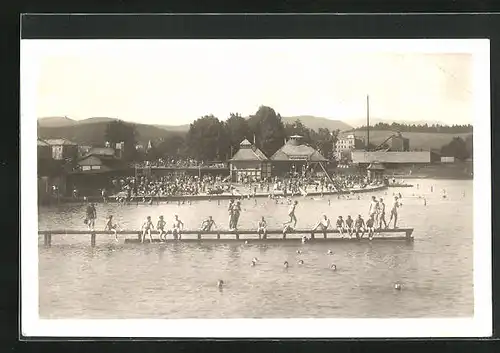 AK Sumperk, Koupaliste, Badegäste am See