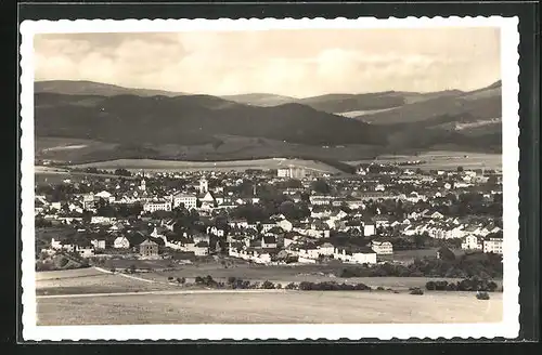 AK Mähr.-Schönberg, Blick über die Stadt zu den Bergen