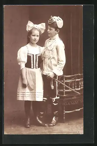 Foto-AK Kleiner Soldat in Uniform mit seiner Freundin