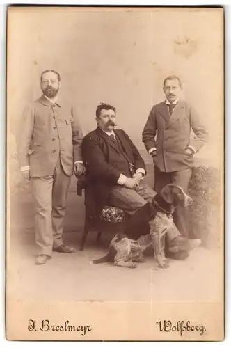 Fotografie J. Breslmeyr, Wolfsberg, Portrait BErgdirektor und Oberförster mit Jagdhund im Atelier