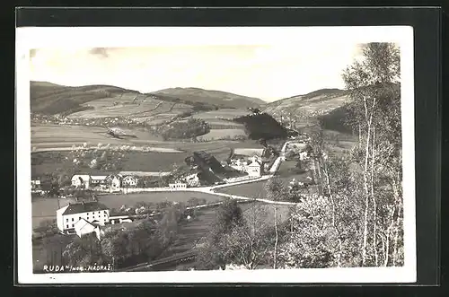 AK Ruda, Häuser in Hügellandschaft