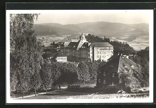 AK Bad Gräfenberg, Priessnitz-Sanatorium von Anhöhe gesehen