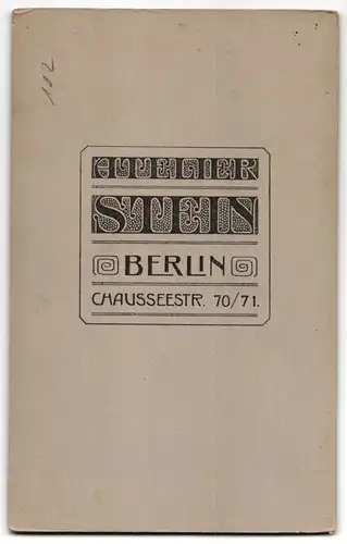 Fotografie Atelier Stein, Berlin, Chausseestr. 70-71, Mutter & Tochter mit Hund beim Fotograf