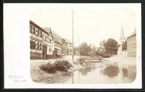 Foto-AK Flerzheim, Flusspartie mit Blick zur Kirche