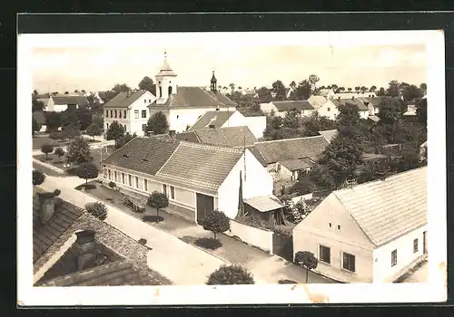 AK Sezimovo Ústí, Häuser an der Strasse mit Blick über den Ort