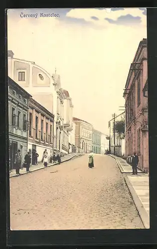 AK Cervený Kostelec, Strassenpartie mit Passanten