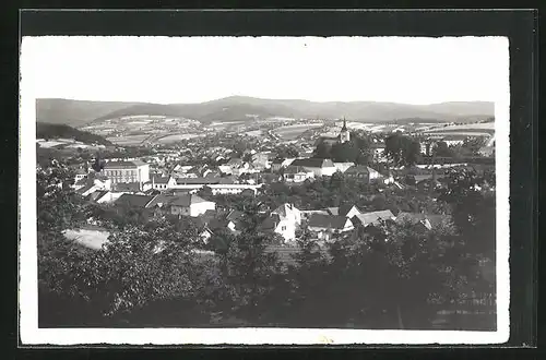 AK Vizovice, Panorama vom Ort mit Kirche