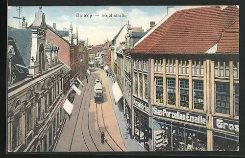 AK Bottrop, Hochstrasse mit Porzellangeschäft und Strassenbahn