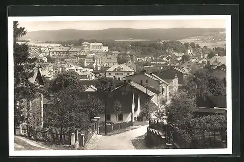 AK Cervený Kostelec, Strasse oberhalb der Stadt