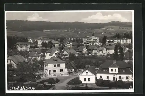 AK Lázne Belohrad, Panorama mit Gebirgszug